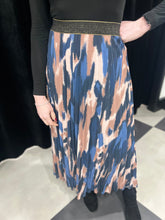 Load image into Gallery viewer, Blue &amp; Sand Abstract Pleat Skirt