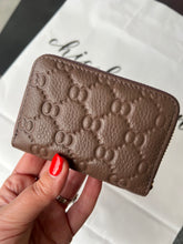 Load image into Gallery viewer, Links Leather Card Purse (various colours)