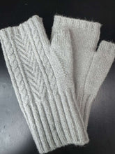 Load image into Gallery viewer, Fingerless Cable Gloves (various colours)