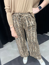 Load image into Gallery viewer, Wide Leg Snake Print Trousers