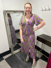 Load image into Gallery viewer, Foxglove Maxi Dress (2 colour ways) - chichappensboutique