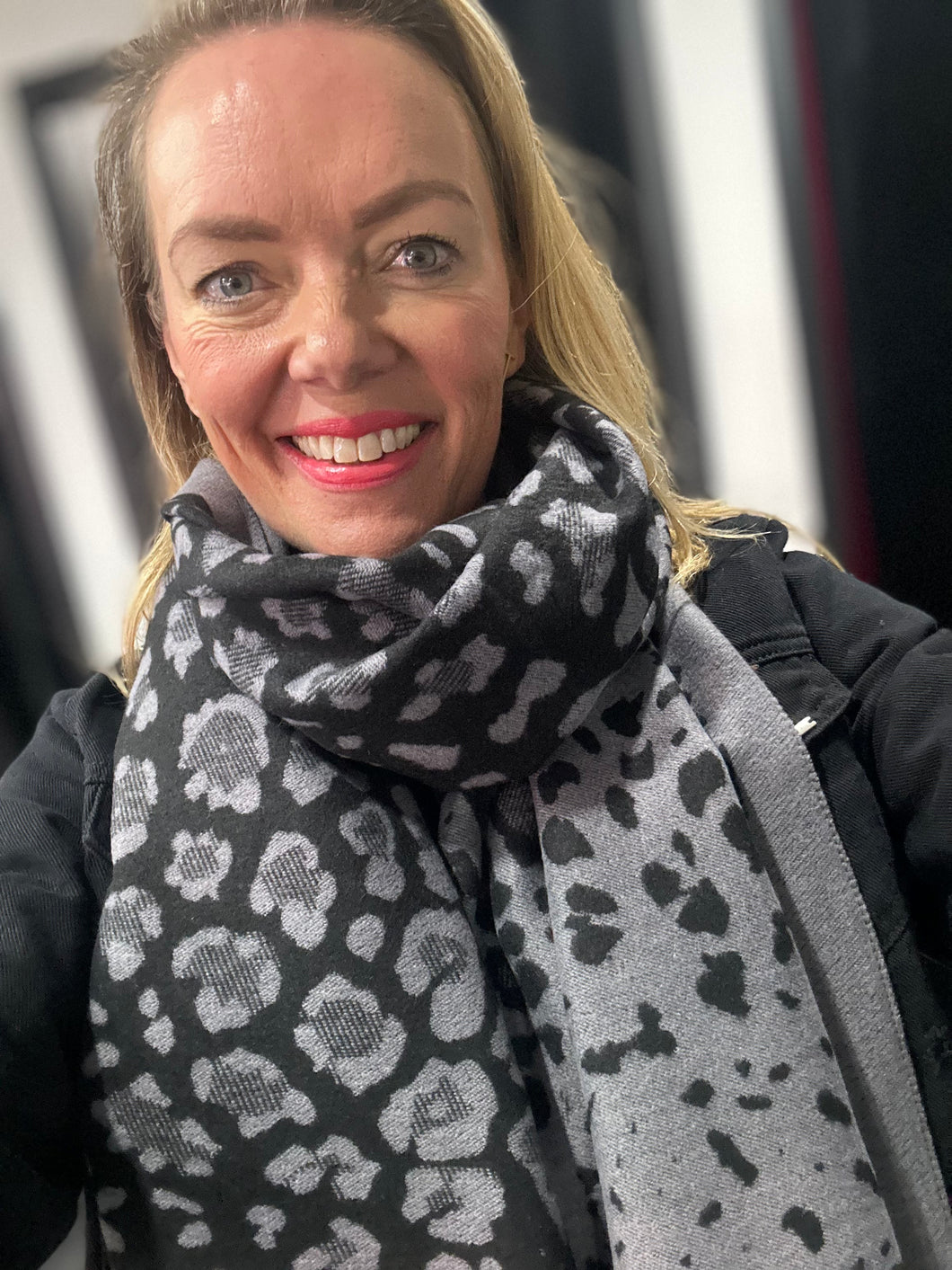 Luxe Leopard Reversible Scarf (various colours)