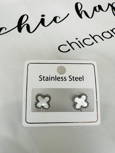 Single Clover Earrings (silver)