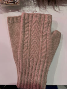 Fingerless Cable Gloves - chichappensboutique